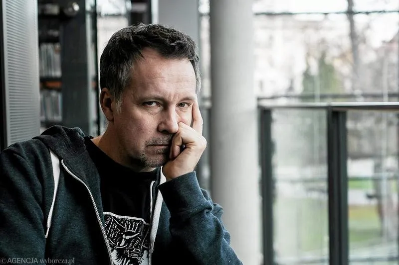 Odkryj piękno poezji Różyckiego Tomasza w jego wierszach